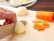 ジャガイモとニンジンの切り方