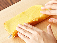 大さじ5杯程入れて四角(約18cm角)に広げ