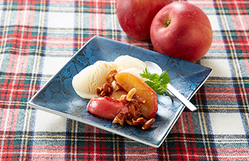 リンゴのキャラメリゼ　アイス添え