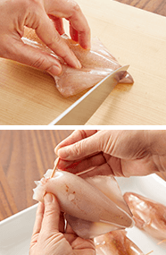 イカはエンペラ側の先端を1cm程切り落とし、その先端と冷凍ピラフを詰めて、爪楊枝で口を閉じる。